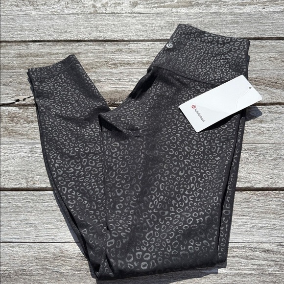 lululemon athletica Pants - Lululemon Align High-Rise Pant 28" size 8 leggings Leopardo Shift Emboss Black